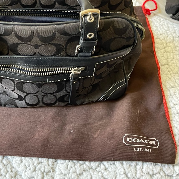 Coach Signature Hampton Bag Signature Canvas Shoulder Bag - Picture 3 of 8